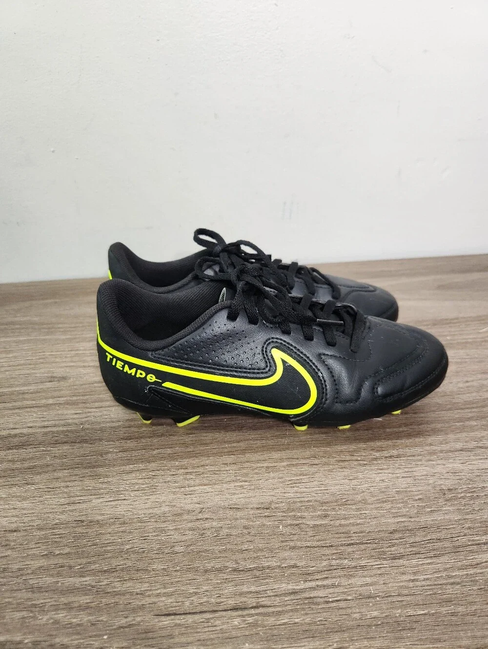 Nike Tiempo Legend 9 Youth Soccer Cleats